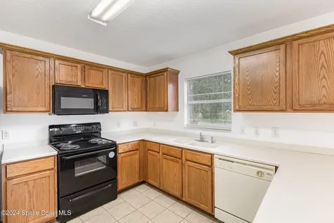 482 Newgate Street NW Palm Bay FL 32907