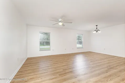 482 Newgate Street NW Palm Bay FL 32907