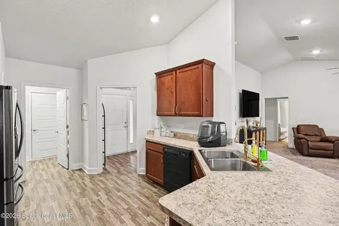 325 Kapok Court NW Palm Bay FL 32907