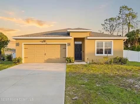 104 Carmelite Avenue NW Palm Bay FL 32907