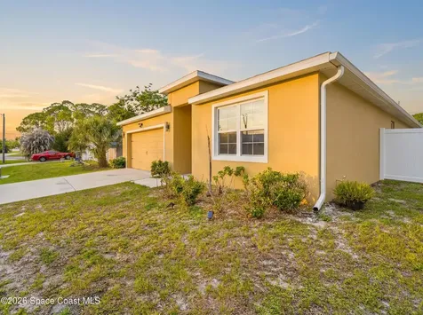 104 Carmelite Avenue NW Palm Bay FL 32907