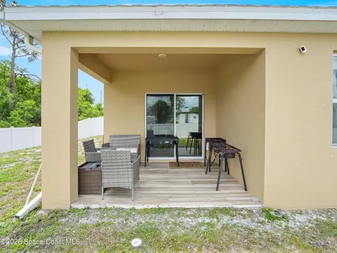 104 Carmelite Avenue NW Palm Bay FL 32907