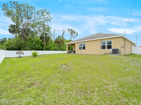 104 Carmelite Avenue NW Palm Bay FL 32907