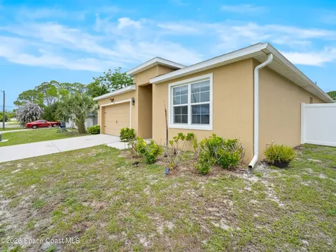 104 Carmelite Avenue NW Palm Bay FL 32907