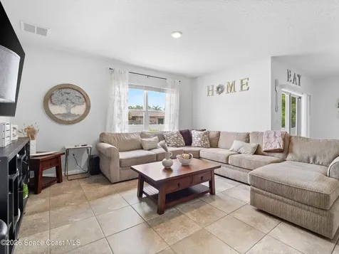 104 Carmelite Avenue NW Palm Bay FL 32907