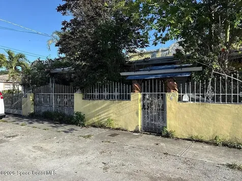 1772 NW 19th Street Miami FL 33125
