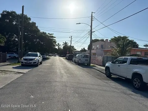 1772 NW 19th Street Miami FL 33125