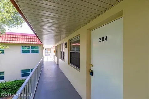 16 Vista Palm Lane Vero Beach FL 32962