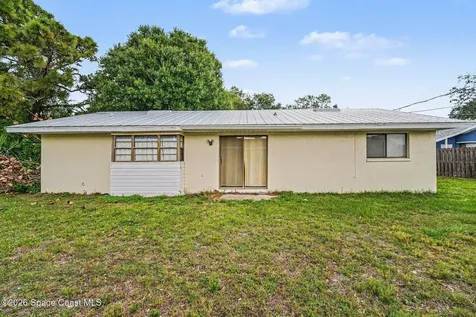 2106 Tarrytown Lane NE Palm Bay FL 32905