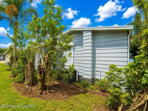1229 Iriquois Drive Barefoot Bay FL 32976