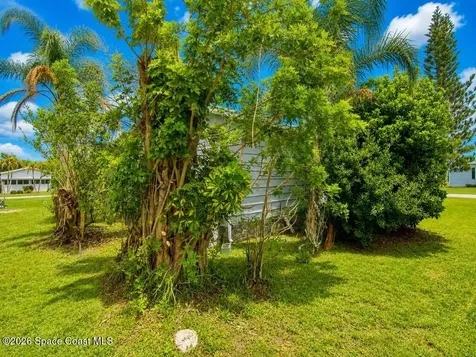 1229 Iriquois Drive Barefoot Bay FL 32976