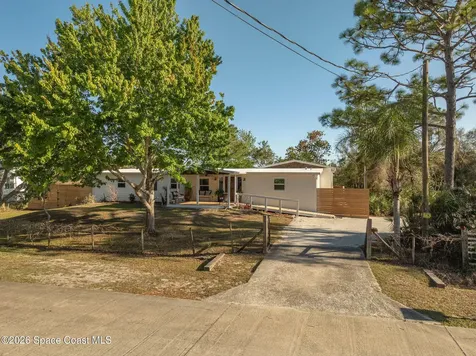 4160 Hidden Lakes Drive Mims FL 32754