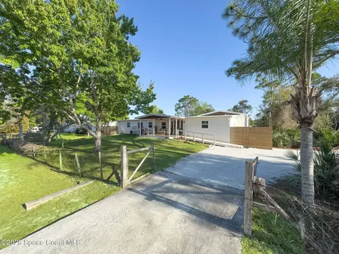 4160 Hidden Lakes Drive Mims FL 32754