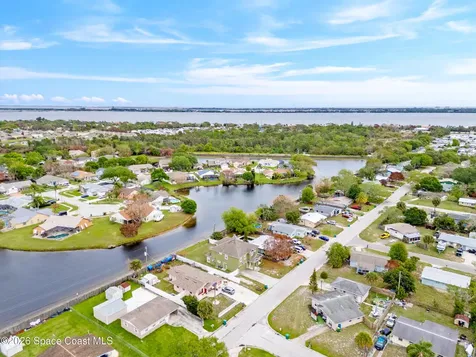 2246 Warwick Road Melbourne FL 32935