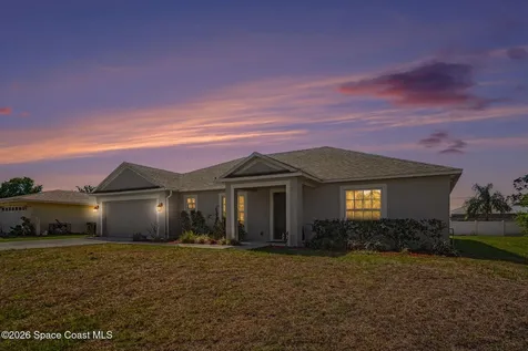 808 Grandeur Street SE Palm Bay FL 32909