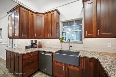 572 Lake Ashley Circle Melbourne FL 32904