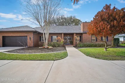 572 Lake Ashley Circle Melbourne FL 32904