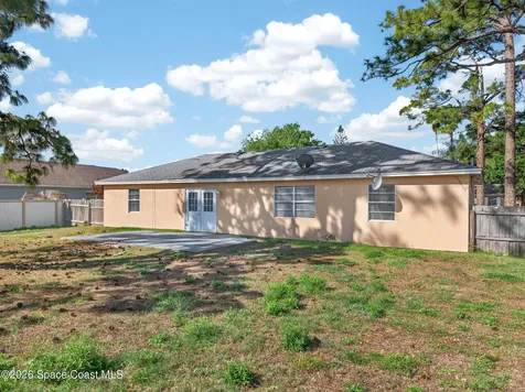 1627 Glencove Avenue NW Palm Bay FL 32907
