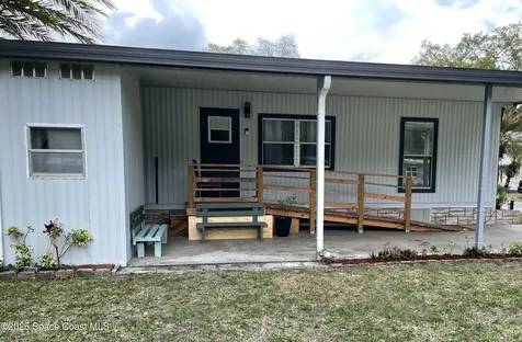1020 Laurel Court NE Palm Bay FL 32907