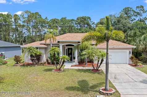 471 Hallmark Street SE Palm Bay FL 32909