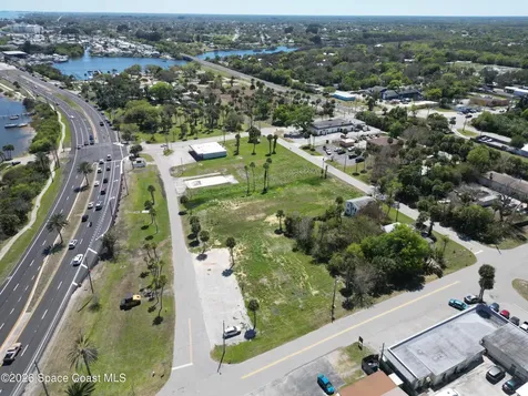 1568 Water Drive NE Palm Bay FL 32905