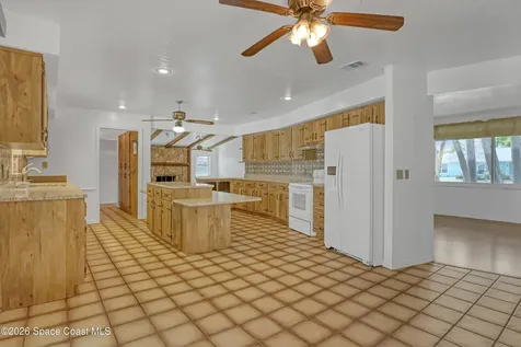939 Peach Avenue NE Palm Bay FL 32907