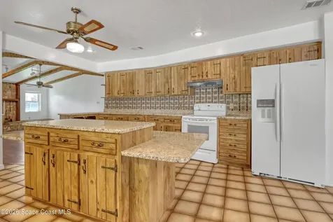 939 Peach Avenue NE Palm Bay FL 32907