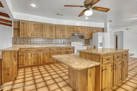 939 Peach Avenue NE Palm Bay FL 32907