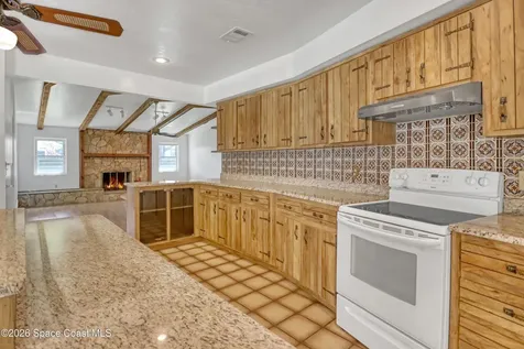 939 Peach Avenue NE Palm Bay FL 32907