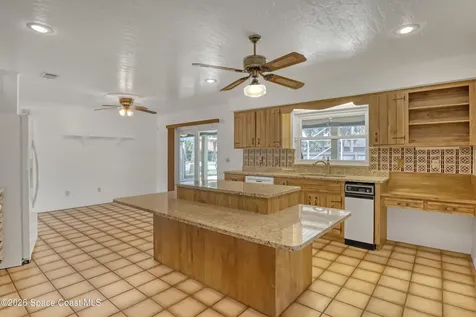 939 Peach Avenue NE Palm Bay FL 32907