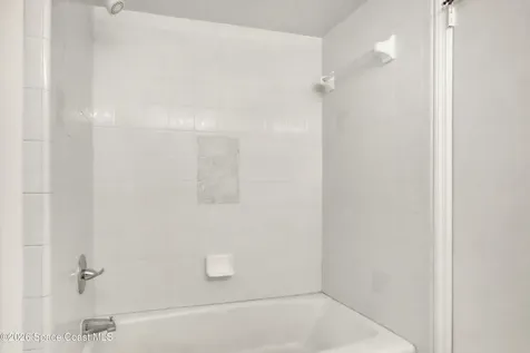 939 Peach Avenue NE Palm Bay FL 32907