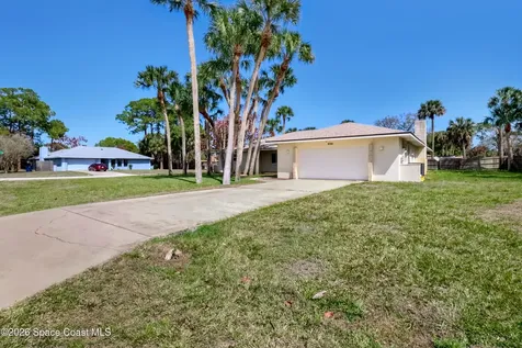939 Peach Avenue NE Palm Bay FL 32907