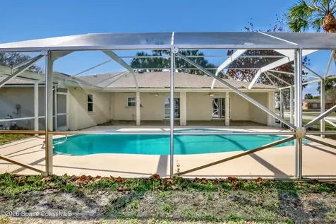 939 Peach Avenue NE Palm Bay FL 32907