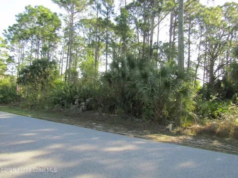 1607 Red Bud Circle NW Palm Bay FL 32907