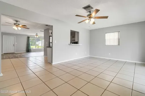 627 Binney Street NE Palm Bay FL 32907