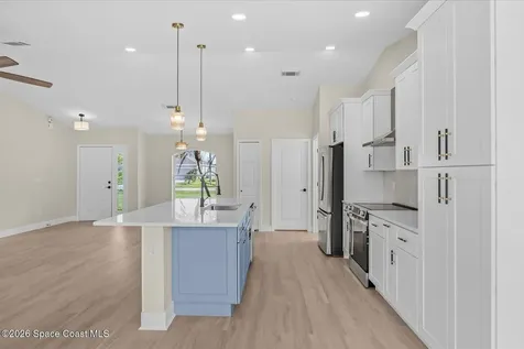 5868 NW Hann Drive Port St. Lucie FL 34986