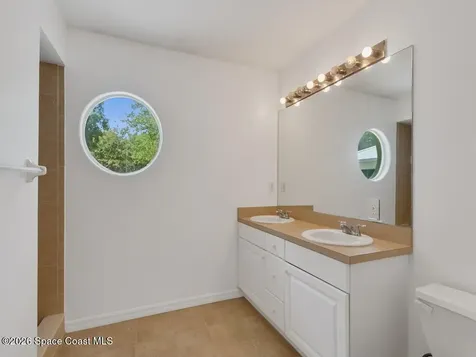 9084 102nd Avenue Vero Beach FL 32967