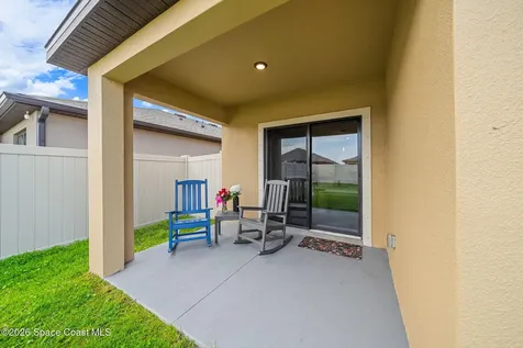 1814 Farmhouse Road SE Palm Bay FL 32909