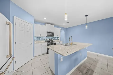 1814 Farmhouse Road SE Palm Bay FL 32909