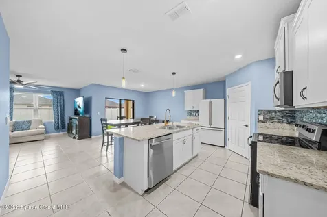 1814 Farmhouse Road SE Palm Bay FL 32909