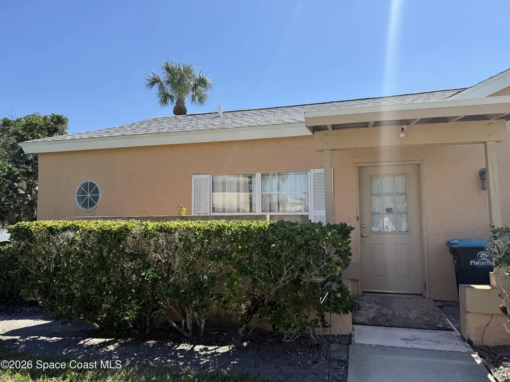 1490 Malibu Circle NE Palm Bay FL 32905