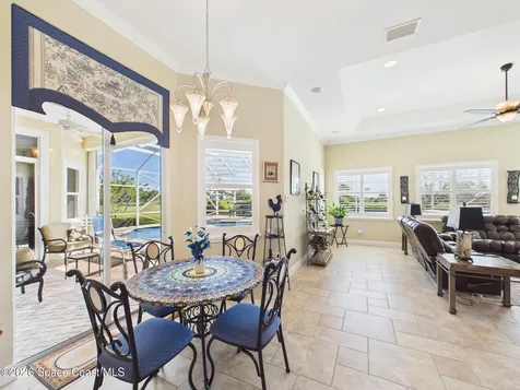 1360 S Village Square Vero Beach FL 32966