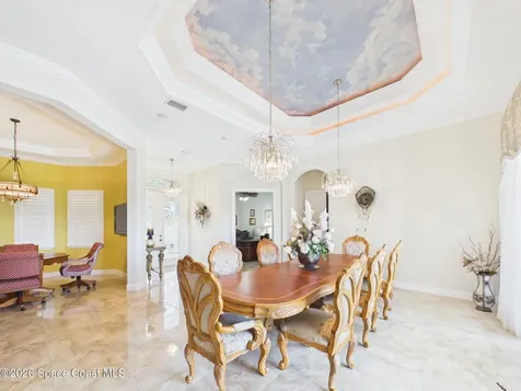 1360 S Village Square Vero Beach FL 32966
