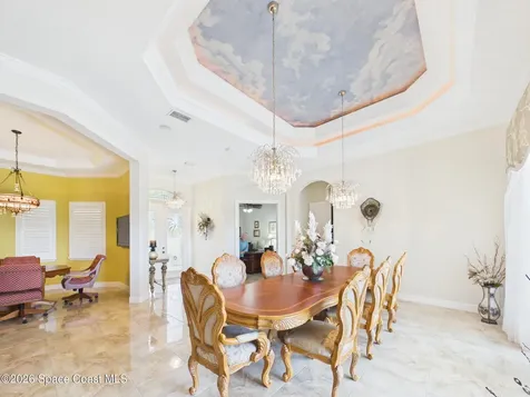1360 S Village Square Vero Beach FL 32966