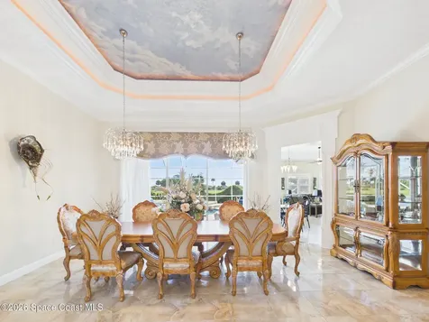 1360 S Village Square Vero Beach FL 32966