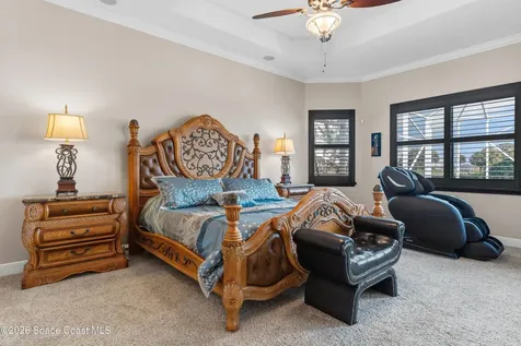 1360 S Village Square Vero Beach FL 32966