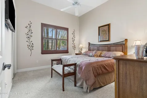 1360 S Village Square Vero Beach FL 32966