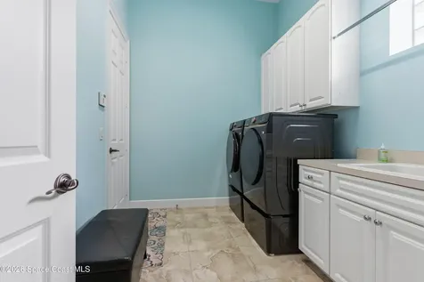 1360 S Village Square Vero Beach FL 32966
