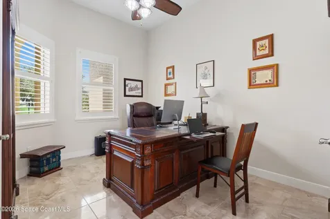 1360 S Village Square Vero Beach FL 32966