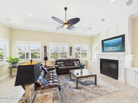 1360 S Village Square Vero Beach FL 32966
